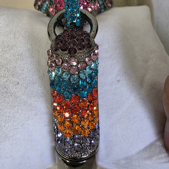 Vintage Crystal Elephant Clamper / Hinge Bracelet - Picture 7 of 13